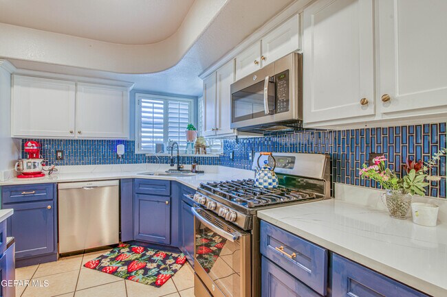 Building Photo - 6300 Franklin Trail Drive