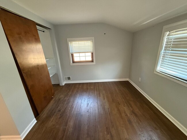 Building Photo - Luxury 3-Bedroom, 1-Bathroom House in Brookline!