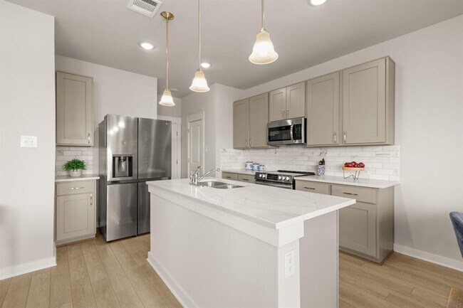 Building Photo - 253 Fieldwood Dr