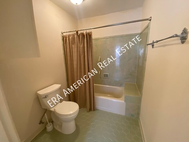 Building Photo - 925 Holbrook Cir