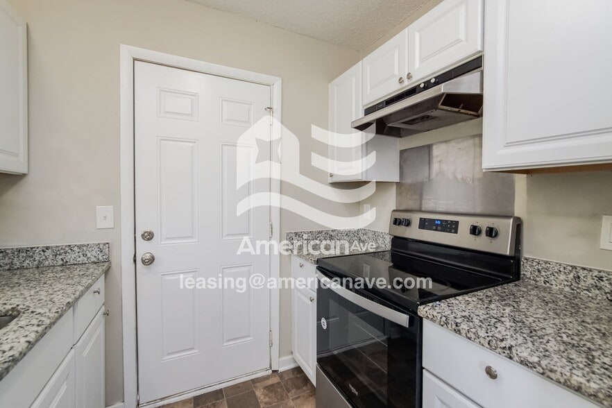 Building Photo - 5944 Laguna Dr