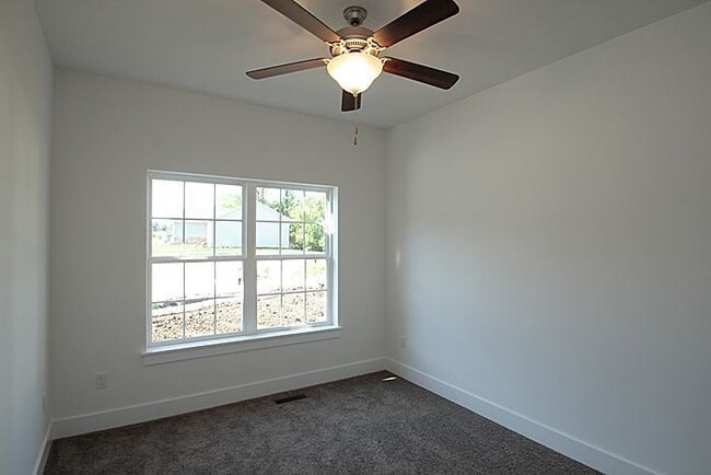 Building Photo - Easy access to Iowa City and beyond