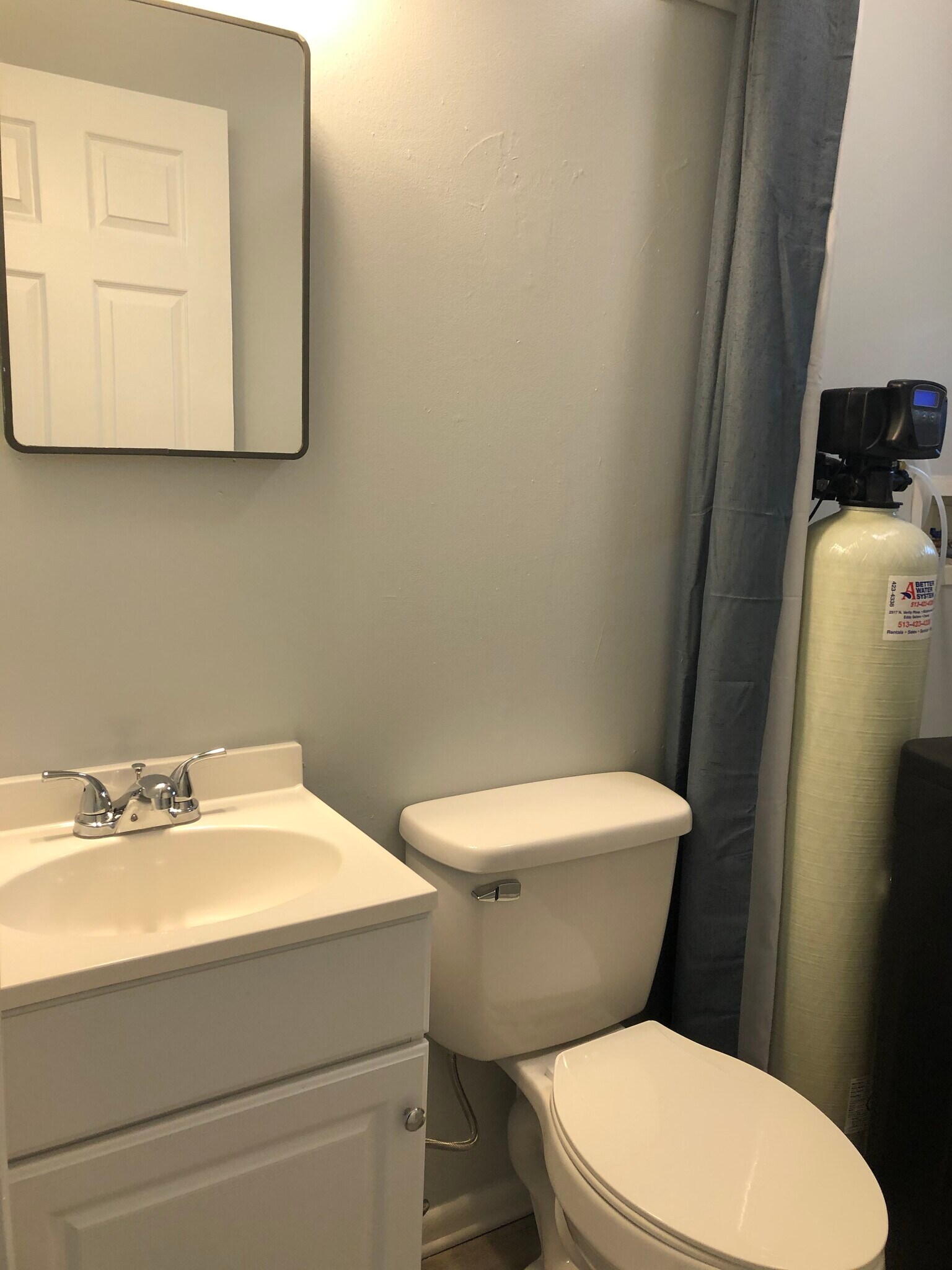 Building Photo - 140 Maple Dr