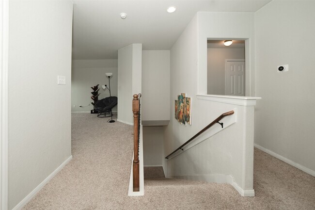 Building Photo - 3022 Bugatti Dr
