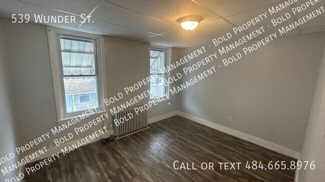 Building Photo - 539 Wunder St