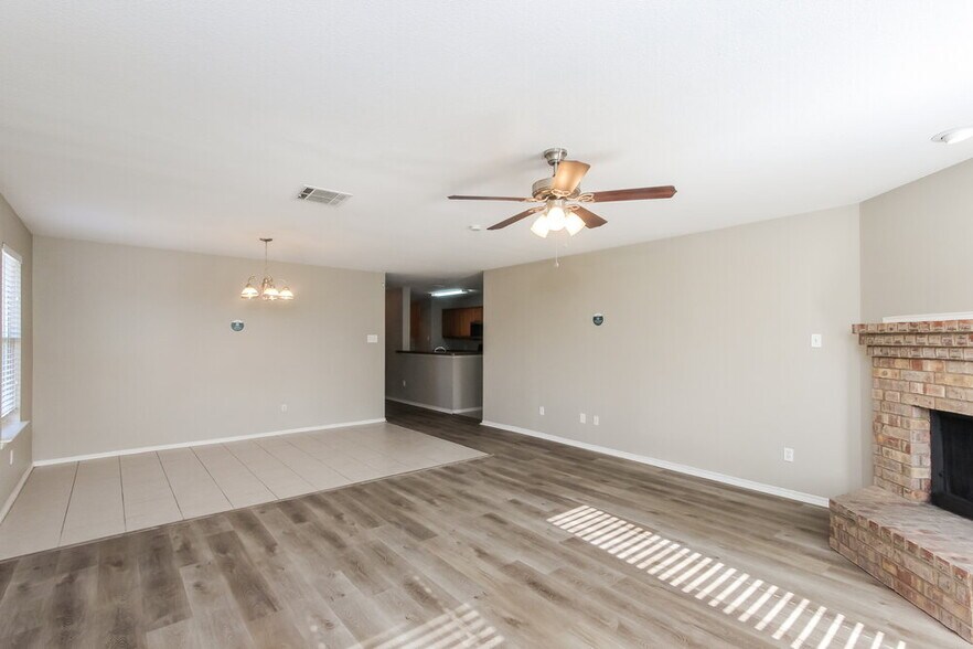 Building Photo - 714 Nichols Dr