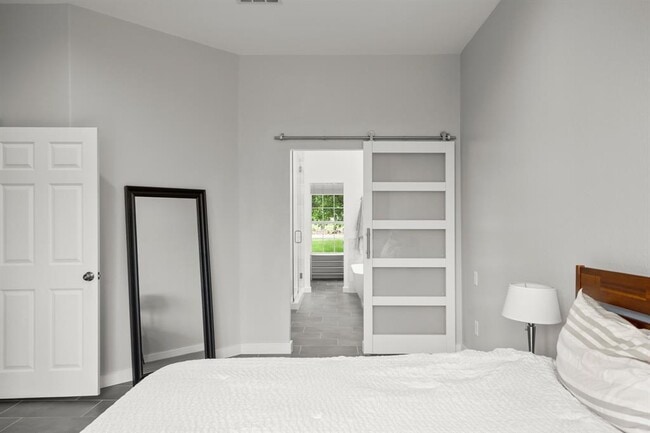 Building Photo - 601 Scenic Path