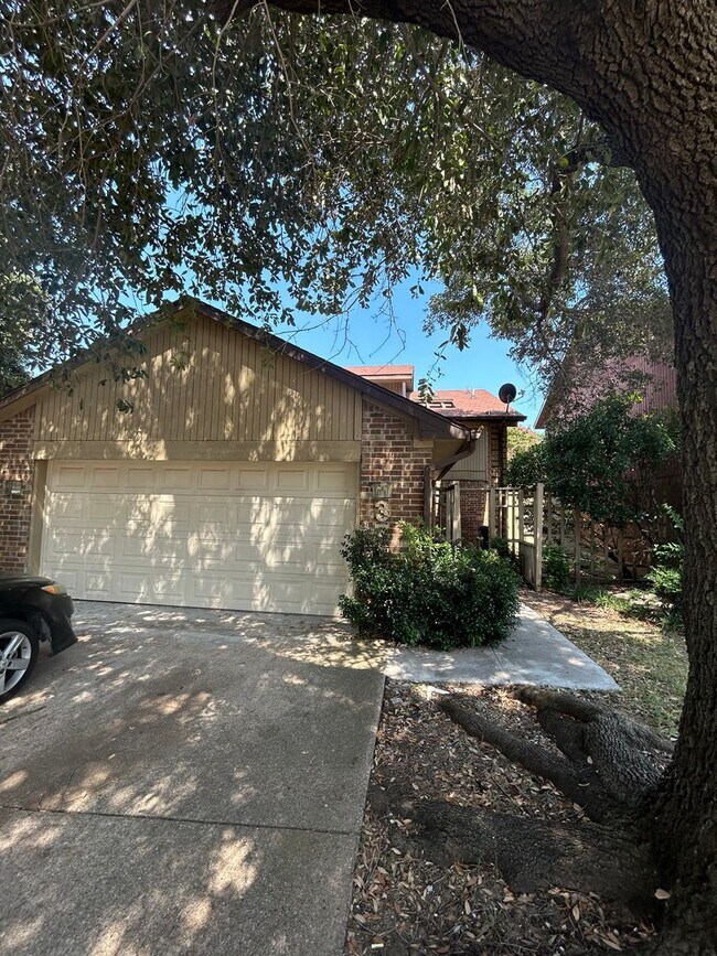 Building Photo - 3712 Pulsar Dr