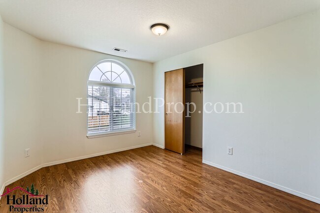 Building Photo - Wonderful 3 Bedroom Hillsboro Home!