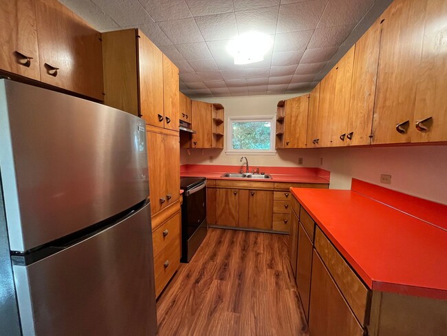 Building Photo - 2 Bed 2 Bath House with Breathtaking View ...