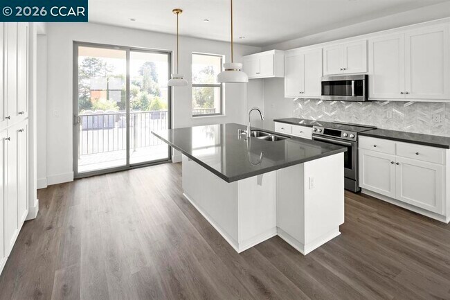 Building Photo - 2802 Chattleton Ln