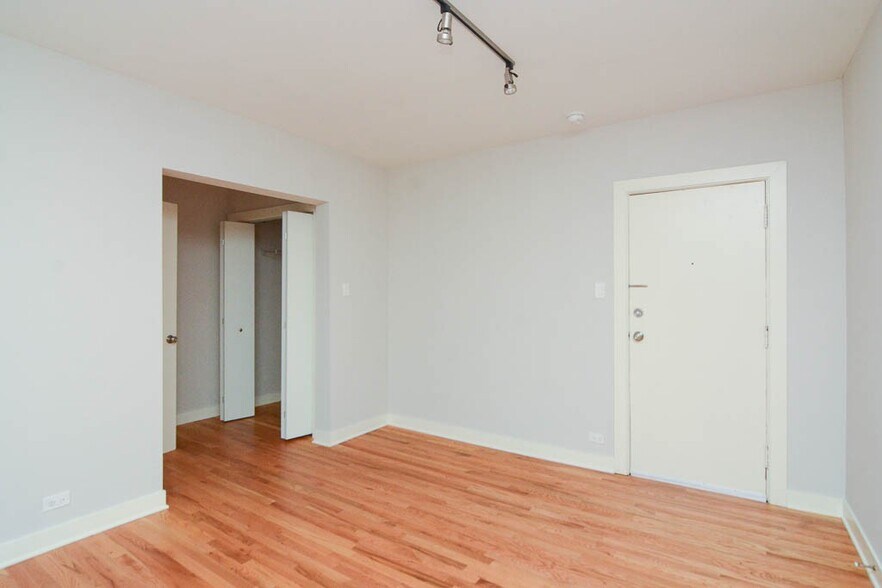 Building Photo - 2402 N Kedzie Blvd