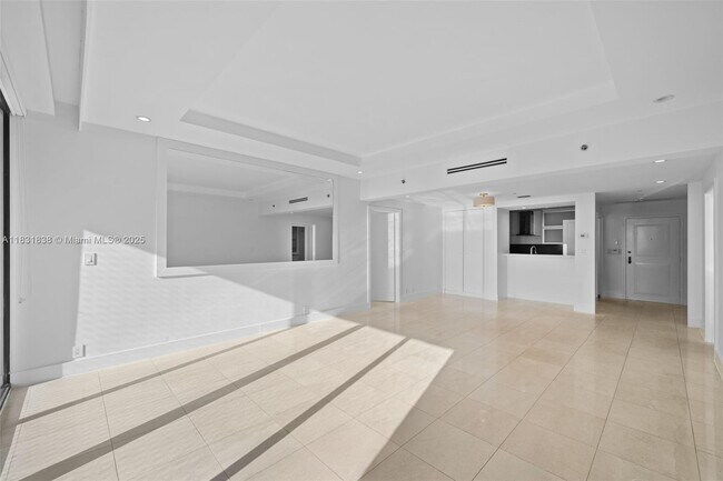 Building Photo - 251 Crandon Blvd