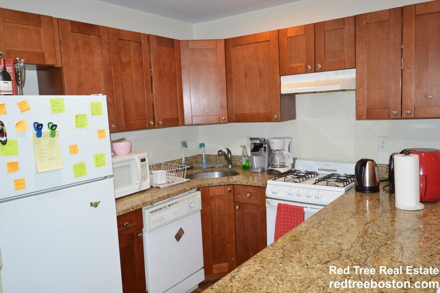 Building Photo - 62 Egmont