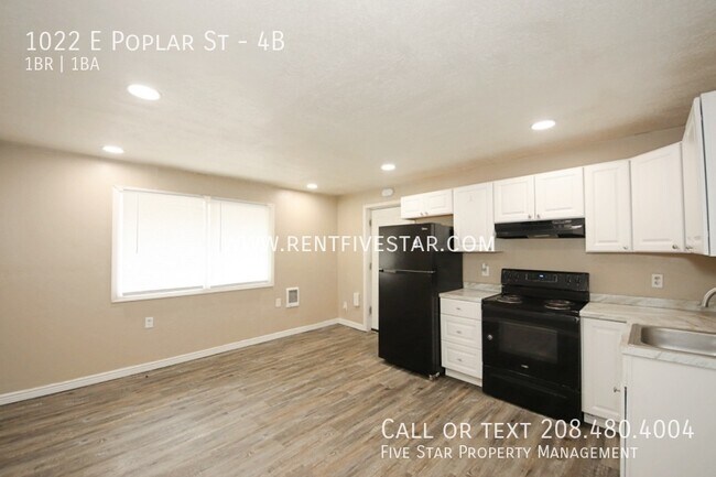 Building Photo - 1022 E Poplar St
