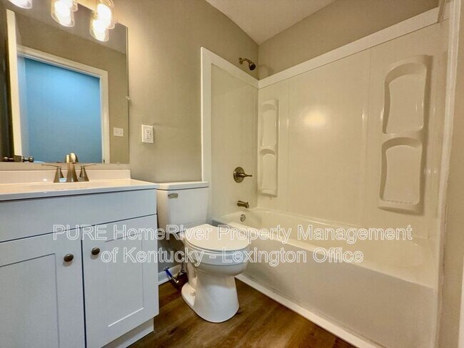 Building Photo - 629 Kent Dr