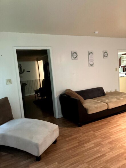 Building Photo - 1132 Shanghai Rd