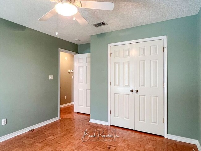 Building Photo - 2634 Southern Oaks Dr