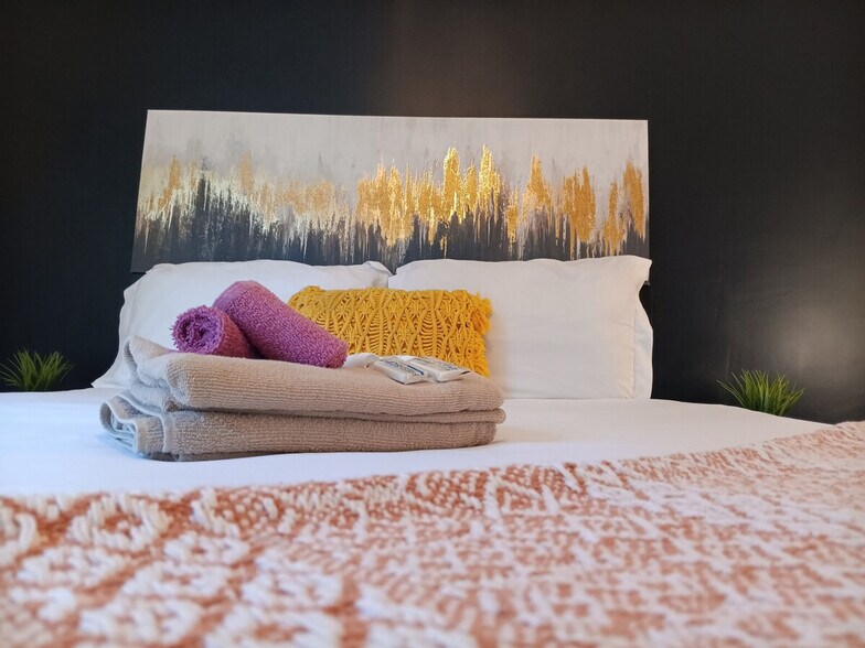 Building Photo - 88 Wesleyan Ave