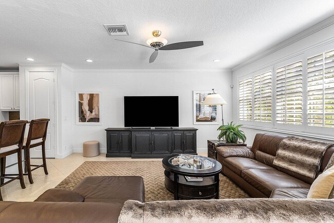 Building Photo - 5580 NE Trieste Way