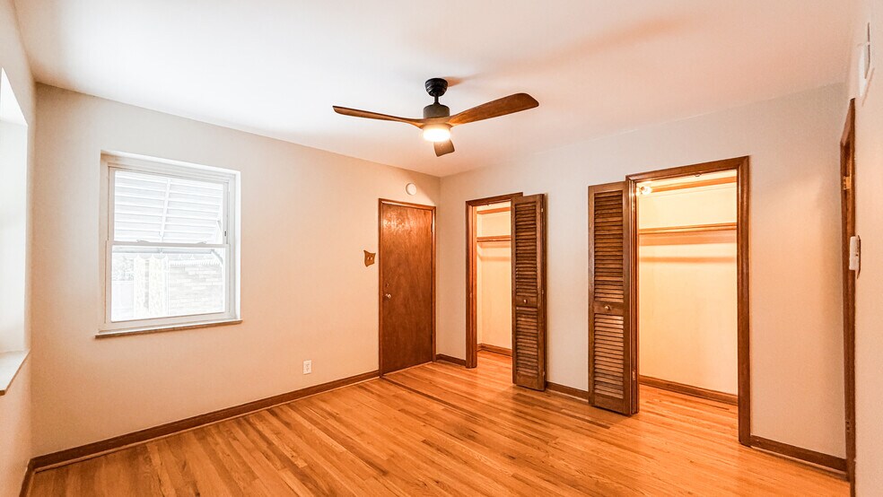 Building Photo - 5819 Jamieson Ave