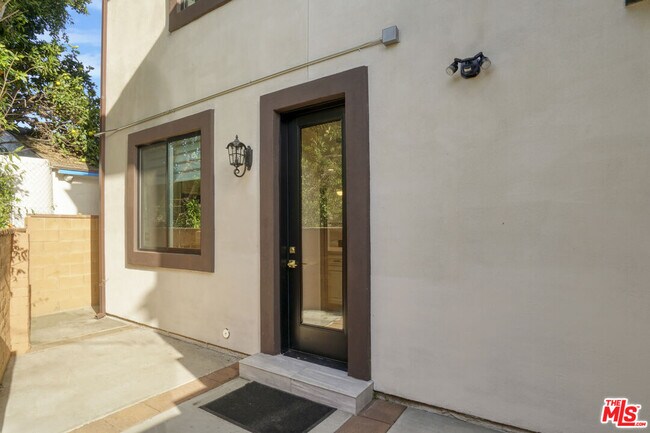 Building Photo - 2017 S Centinela Ave