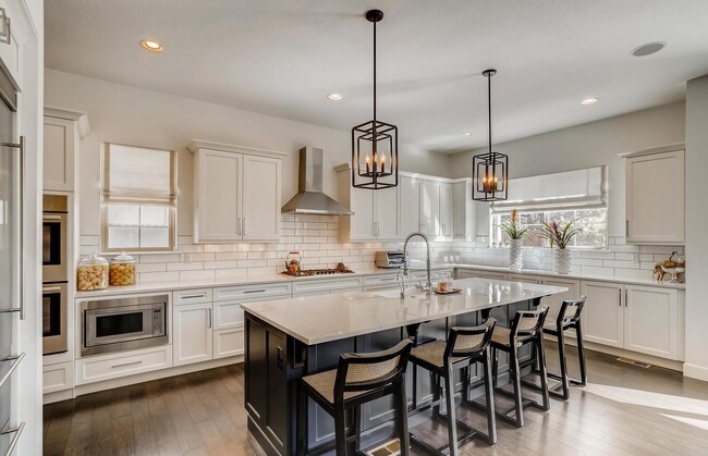 Building Photo - Executive & Modern 5BR/4BA Luxury Home. MO...