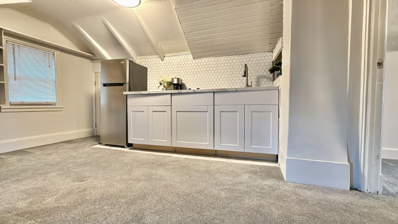 Building Photo - 32 Major St