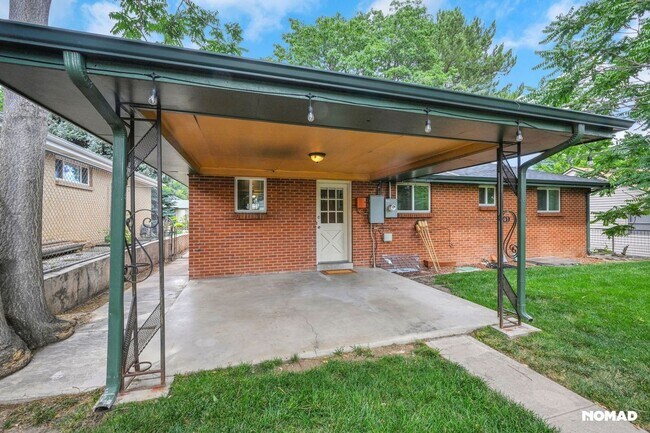 Building Photo - Spacious 4BR House in Denver