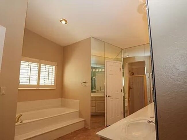 Building Photo - 4120 E Placita Presilla