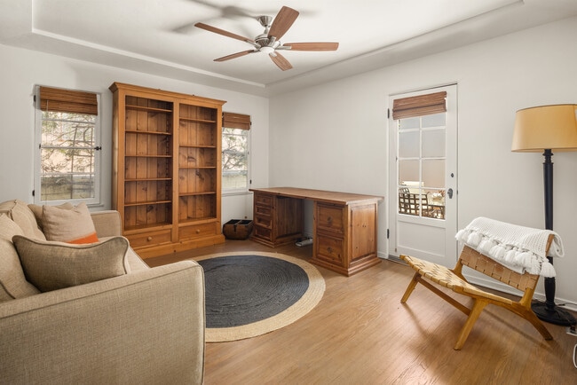 Building Photo - 1116 S La Jolla Ave