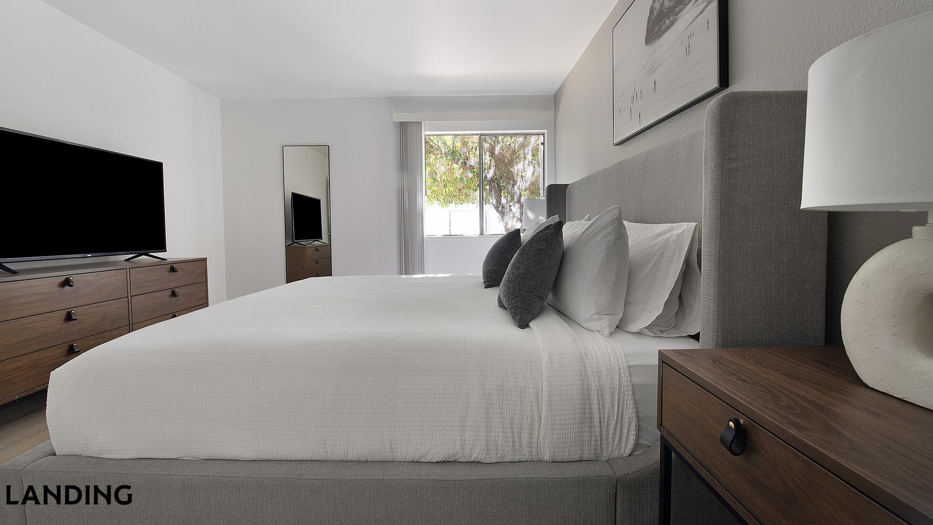 Building Photo - 1455 E Katie Ave