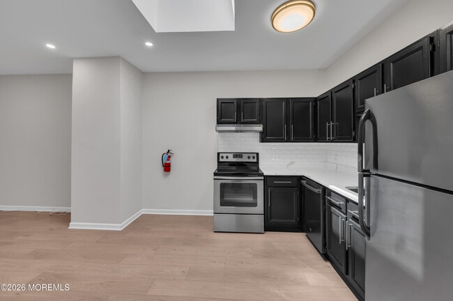 Building Photo - 31 W Front St