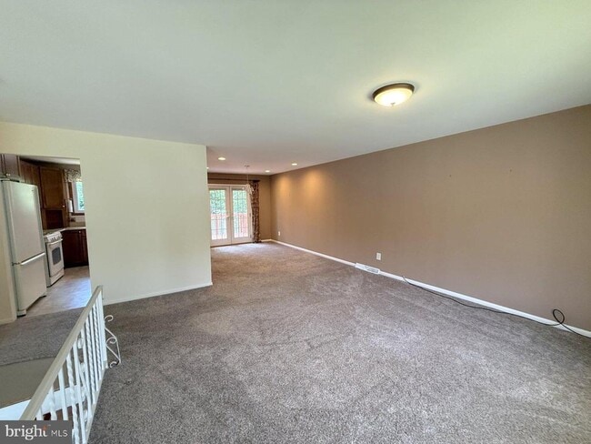 Building Photo - 11 Knollwood Dr
