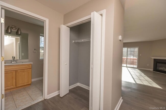 Building Photo - 1 Lexington Way