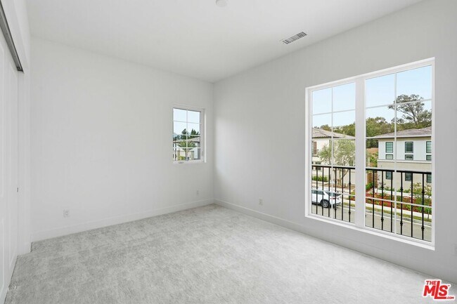 Building Photo - 20568 Edgewood Ct