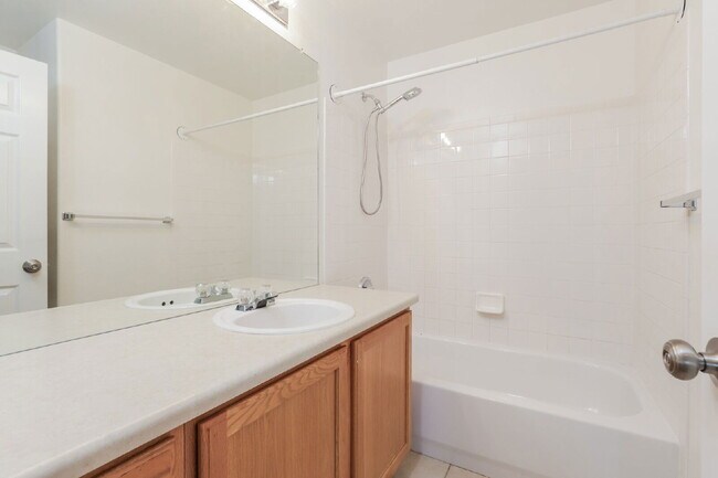Building Photo - 4240 E Brookwood Pl