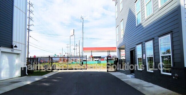 Building Photo - 1978 Mitchell Ave