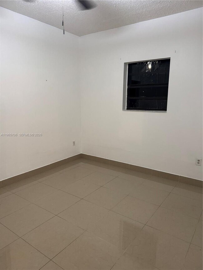 Building Photo - 16200 SW 97th Ave