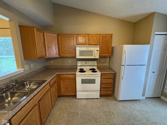 Building Photo - 829 Jack Pine Dr