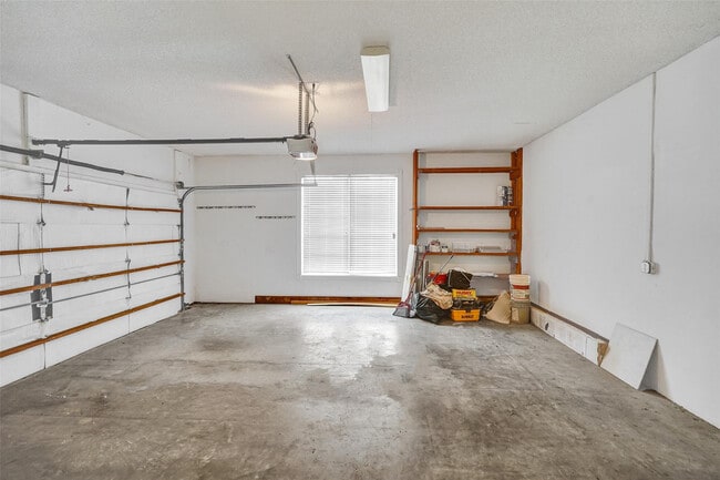 Building Photo - 10902 Tamoron Ln