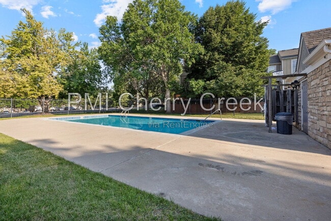 Building Photo - 1223 S Idalia St