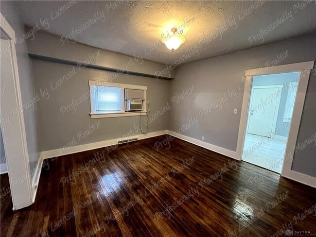 Building Photo - 44 Bluecrest Ave