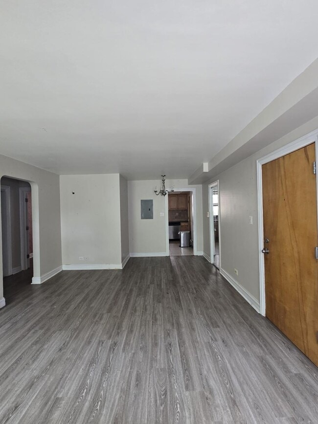 Building Photo - 7328 N Ridge Ave