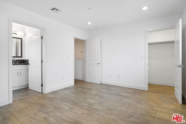 Building Photo - 14228 Sylvan St