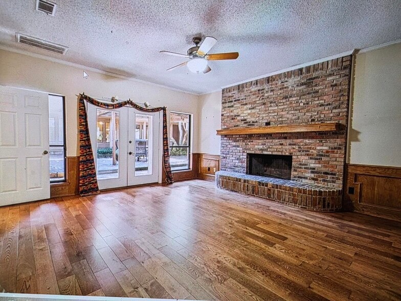 Building Photo - 2920 Burney Ln