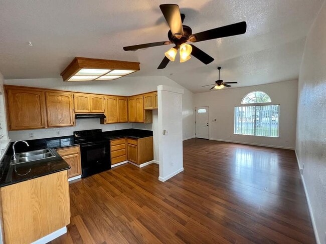 Building Photo - 3301 Jamestown Dr