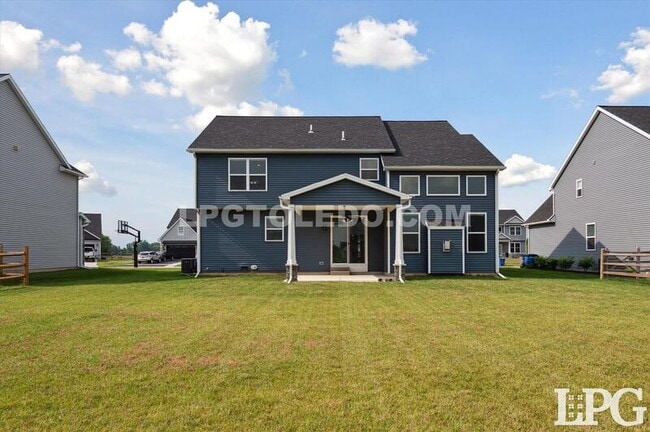 Building Photo - 1038 Stoneleigh Rd