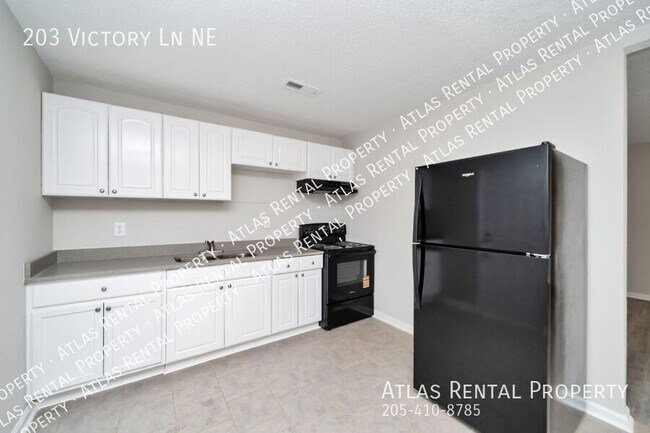 Building Photo - 203 Victory Ln NE