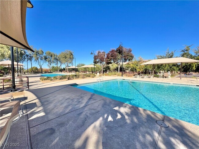 Building Photo - 2117 Thames View St